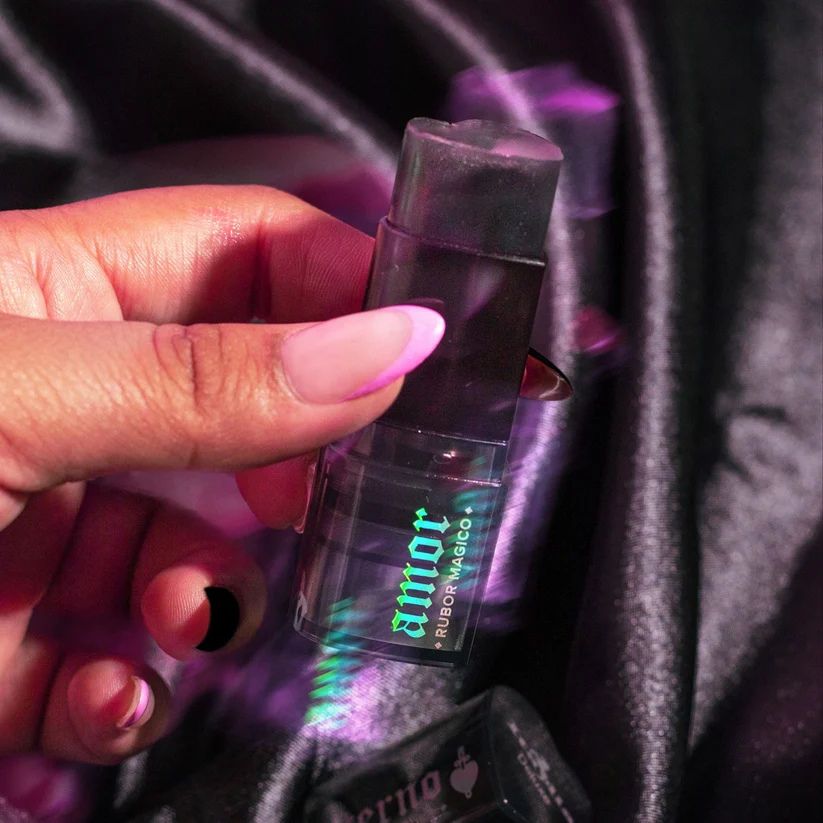 Amor Eterno Shifting Blush Stick — media-001