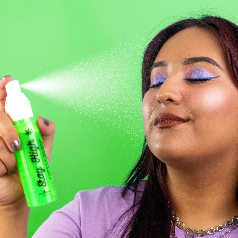 Stay High Hydrate N' Set Spray — media-003